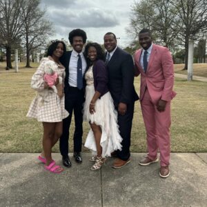 Justin J. Pearson Instagram - Happy Resurrection Sunday! Thank you to Community of Faith Christian Church @cfccmemphis and @churchoftheriver for inviting me to deliver the Easter message. Jesus fought and died for Justice with a ministry that challenged and disrupted the status quo. May we all take up our cross for Justice as he did. Happy Easter and may we continue to fight for justice! ✝️💙🐇💕🐣✨