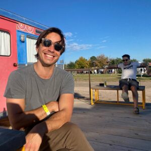 Justin Long Instagram - Soakin’ up the Texas sun in Marfa with m’ fellers