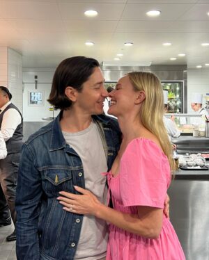 Justin Long Instagram - The most deliciously memorable vegan meal, a kiss from Miles Davis and the chance to publicly thank SUCH a talented staff of culinary greats. A huge thank you to @danielhumm for inviting us to his incredible (  incrediBLY) totally plant-based restaurant @elevenmadisonpark. Daniel talks about his radical decision to transform the world renowned 3-star Michelin restaurant into a climate and animal-friendly vegan experience on the latest episode of @lifeisshortpodcast. We also talk about his involvement w @rethinkfood, a non-profit working to build a more sustainable and equitable food system (to date they’ve made and distributed over 13.5 million meals in NYC). And for those of you interested in making a switch to a more plant-based diet, check out Daniel’s new book, appropriately titled, “Eat More Plants”. 🌻❤️