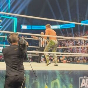 Justin Roberts Instagram - After one of the most exciting matches I have EVER seen on Sunday at #AEWRevolution, @willospreay is @aew Dynamite to compete on the season premiere LIVE from Atlanta, GA right now on TBS!! It’s a new look with a new shining STAR, an aerial assassin!