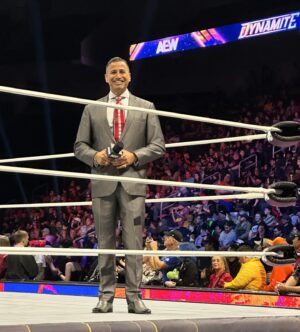 Justin Roberts Instagram - After one of the most exciting matches I have EVER seen on Sunday at #AEWRevolution, @willospreay is @aew Dynamite to compete on the season premiere LIVE from Atlanta, GA right now on TBS!! It’s a new look with a new shining STAR, an aerial assassin!