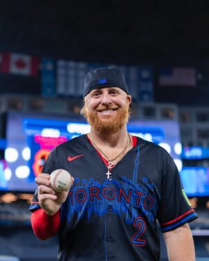 Justin Turner Instagram - “I couldn’t be happier to get my 1500th hit right here in Toronto” - Justin Turner ❤️🇨🇦 #TOTHECORE