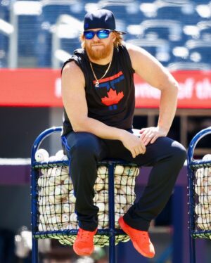 Justin Turner Instagram - “I couldn’t be happier to get my 1500th hit right here in Toronto” - Justin Turner ❤️🇨🇦 #TOTHECORE