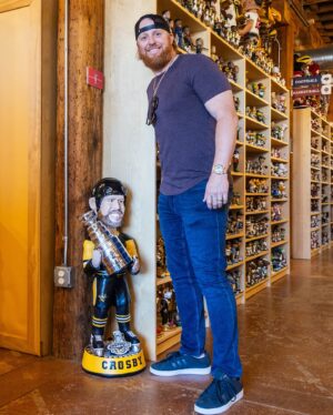 Justin Turner Instagram - Did You Know? Milwaukee is home to the National Bobblehead Hall of Fame and Museum - the largest bobblehead collection in the world with over 10,000! We explored the HOF with JT and found some friends along the way 😁