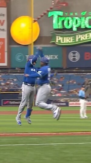 Justin Turner Instagram - JustHIM Turner 😤 
It’s his FIRST #BlueJays home run!