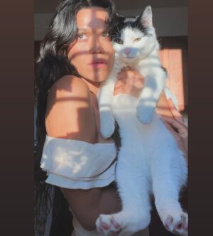 Justina Adorno Instagram - Just a kitty girl with her kitty boy 

#catmom #kittyboy #bodegacat #catsby #ilovemyson #myson