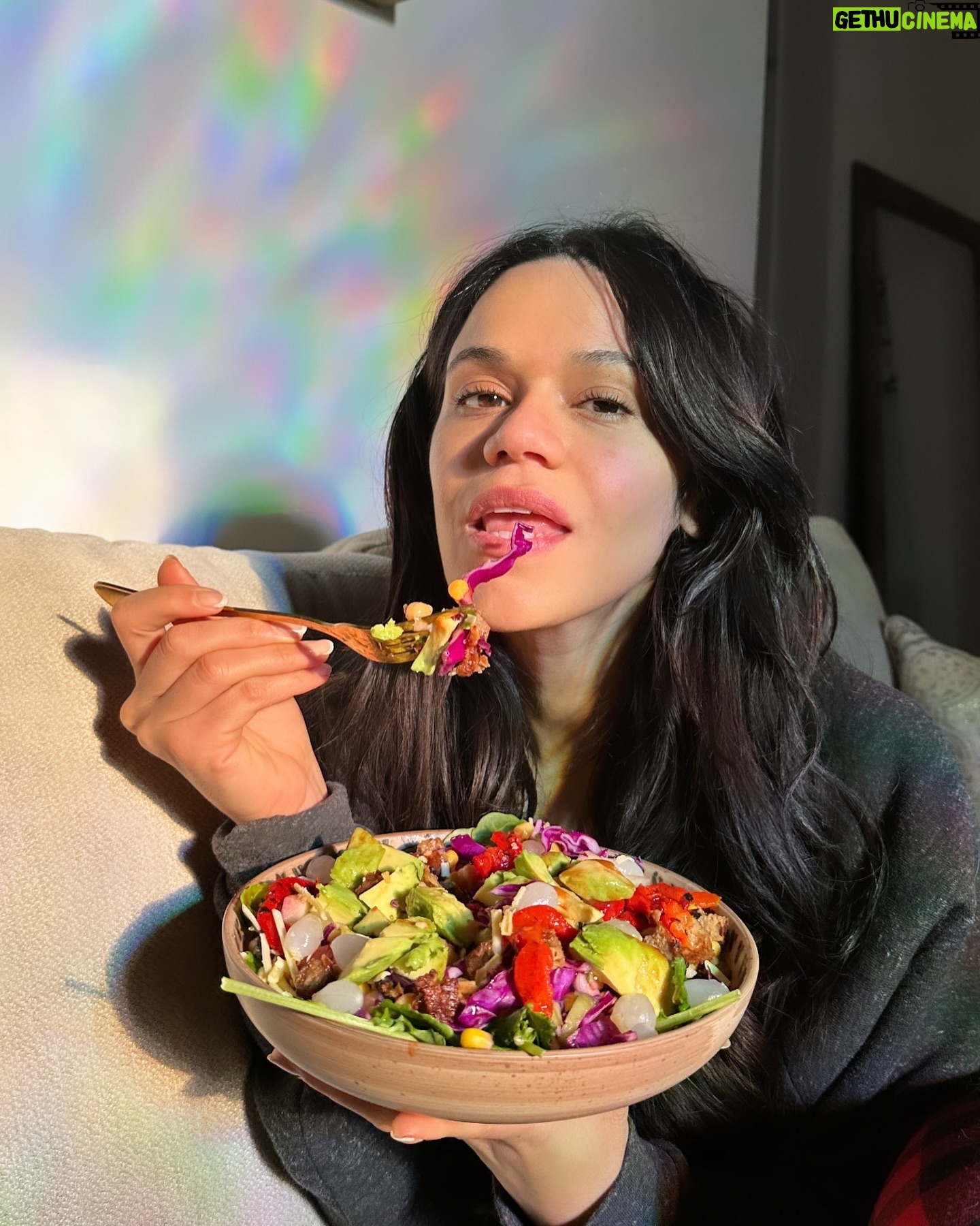 Justina Adorno - 3 Likes - I love my veggies
#veggiedance #ilovemyveggies #yumyum #vegan #kindness #peace
