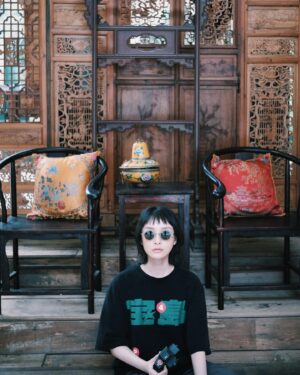 Juuko Zhu Instagram - 自從成為了 @moscotnyc 品牌摯友，我收集了所有我最喜歡的圓框眼鏡，從長髮到短髮，素顏到拍攝收工，我都會挑一支喜歡的眼鏡放在包包，很多人會問我型號，因此這篇集合了我戴過的每一支小寶貝，和你們分享👓

@moscotnyc 
@vci_tw 
@chengsoptical 
#moscot