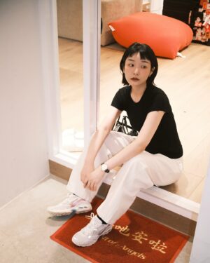 Juuko Zhu Instagram - 趁雨停穿一下新鞋 @mizuno_sportstyle_tw