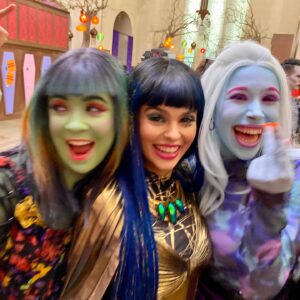 Jy Prishkulnik Instagram - Gratitude💖 

This is the word for the hard-working, exuberant, impassioned, TALENTED dancers who fill the halls of Monster High. 

💥 To our extraordinary choreographer @hlghlg , thank you for pouring your heart, soul, and creativity into these films. You elevate us, teach us to tell stories through our bodies, keep our energy HIGH, and protect our ankles in 8-inch heels. Working with you has been one of the highlights of my career and I can’t wait for more. 

🪩 To our assitant choreographer @randabarett , I love you like my big sister. You help me fine-tune the details, infuse my Cleo-isms into the moves, and look out for us always. 

💚 To @milainachanel , your daily warm-ups got us in the monster mood, your choreo enlivens and inspires us. 

💃 And to my coach @kendra.marie_ , thank you for being right next to me on every step of this journey, from bootcamp prep to early morning Zoom calls before dance days. Thank you for helping me get out of my head and into my body. So grateful that our paths crossed and to have you on my team. 

🌠 GRATITUDE AND MONSTER LOVE to every dancer on this crew! ☠️

(PS, dancers, if you’re not tagged please @ me in the comments!💕)