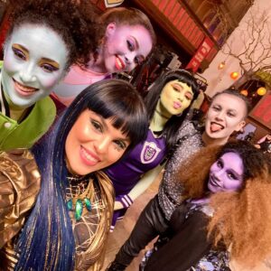Jy Prishkulnik Instagram - Gratitude💖 

This is the word for the hard-working, exuberant, impassioned, TALENTED dancers who fill the halls of Monster High. 

💥 To our extraordinary choreographer @hlghlg , thank you for pouring your heart, soul, and creativity into these films. You elevate us, teach us to tell stories through our bodies, keep our energy HIGH, and protect our ankles in 8-inch heels. Working with you has been one of the highlights of my career and I can’t wait for more. 

🪩 To our assitant choreographer @randabarett , I love you like my big sister. You help me fine-tune the details, infuse my Cleo-isms into the moves, and look out for us always. 

💚 To @milainachanel , your daily warm-ups got us in the monster mood, your choreo enlivens and inspires us. 

💃 And to my coach @kendra.marie_ , thank you for being right next to me on every step of this journey, from bootcamp prep to early morning Zoom calls before dance days. Thank you for helping me get out of my head and into my body. So grateful that our paths crossed and to have you on my team. 

🌠 GRATITUDE AND MONSTER LOVE to every dancer on this crew! ☠️

(PS, dancers, if you’re not tagged please @ me in the comments!💕)