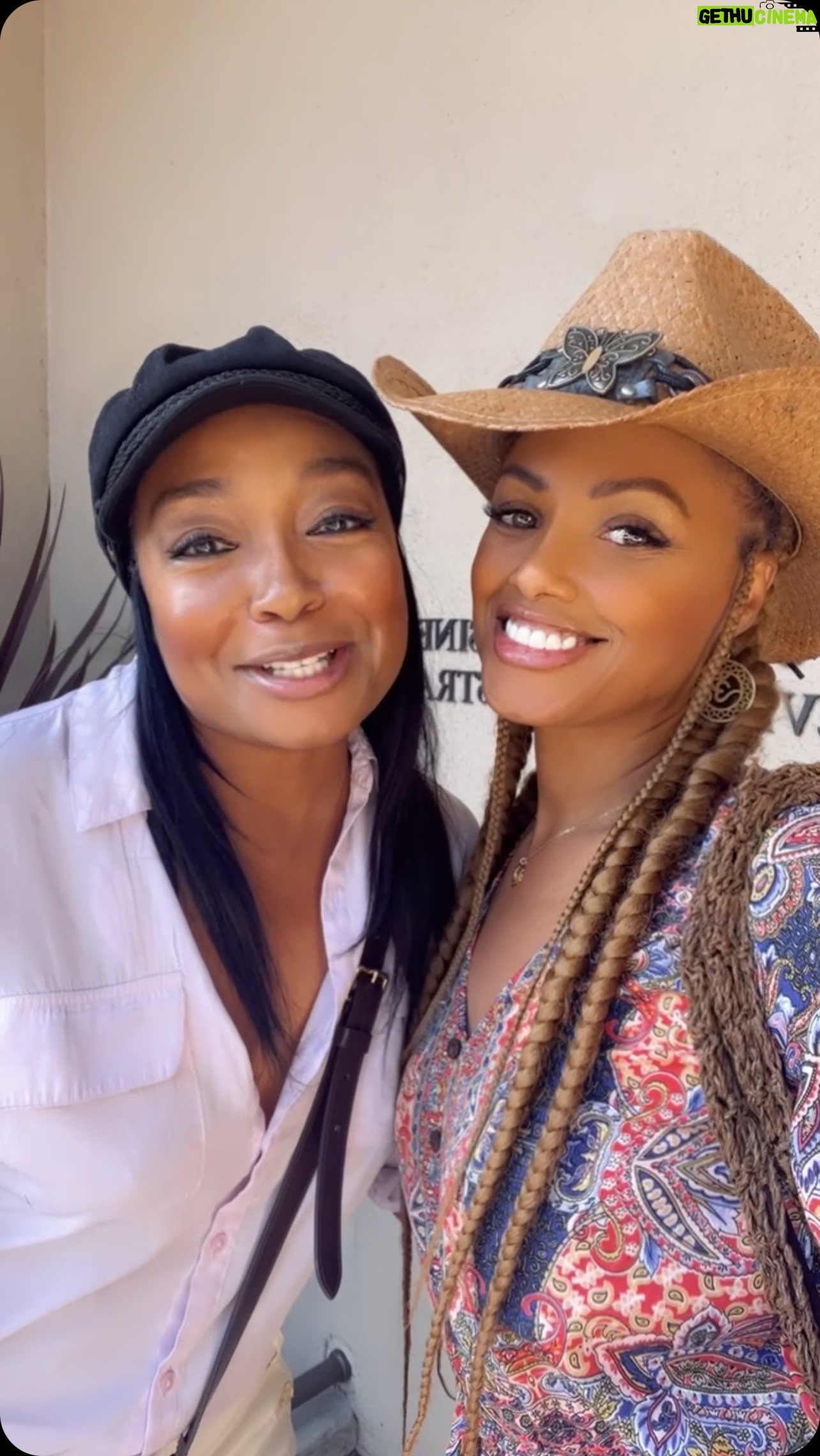 K.D. Aubert - 3 Likes - ONLY GOD 🙏🏽
#ProducerLife #warnerbrosstudios @malinamoye #MadameAubert