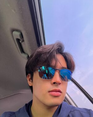 KD Estrada Instagram - mandatory selfie dump 🤳🏻