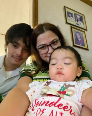 KD Estrada Instagram - mandatory selfie dump 🤳🏻