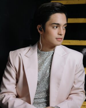 KD Estrada Instagram - and i love what i'm feeling 🎸🎶🤍

suiting by: @francislibiran8 
hmua by: @aimeegrey , @chinomaniquiz , @remcy_makeup 
shot by: @metrophotoforbrands 

#AddToHeartKDLexConcert 🤍