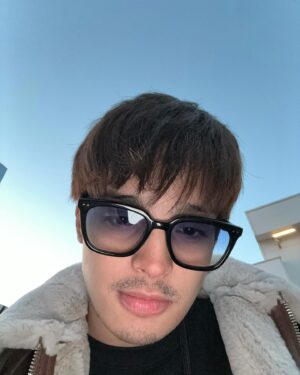 KD Estrada Instagram - 15k steps a day 🇯🇵
