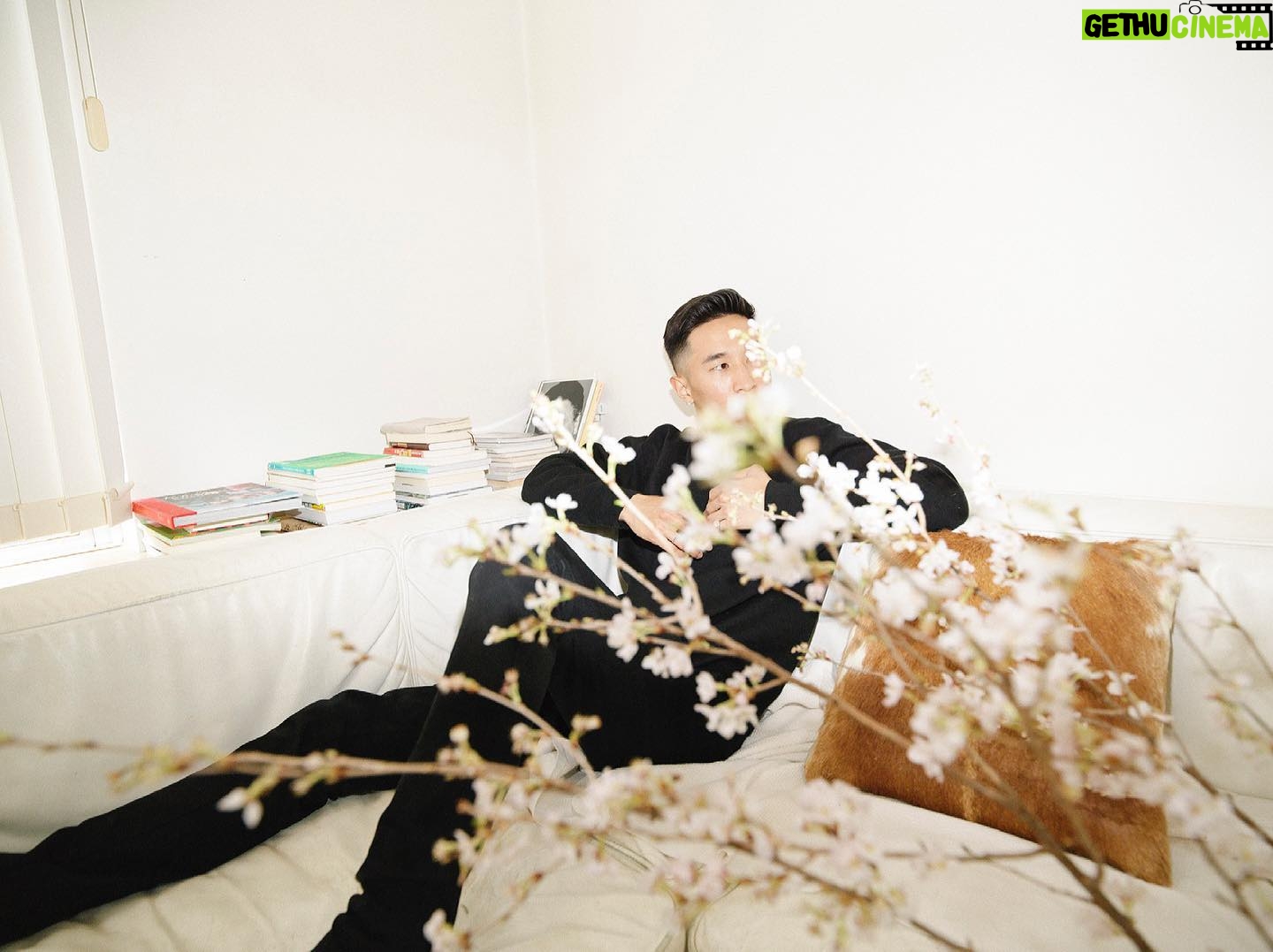 KEIJU - 8.7K Likes - Dropping a new song soon🌸
📸Akihito Igarashi