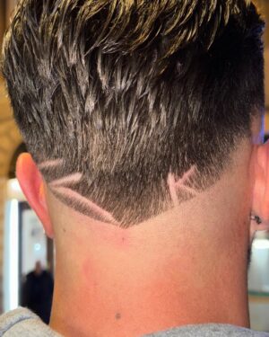 KKevin Instagram - Haza erkeztem bratyeszom olasz stillbe tett 🇮🇹 @fryad_barber matol hivjatok Francesconak 😎🤣
