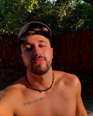 KKevin Instagram - 🌞 “különleges lány volt …..” @maricspeti
de várom ezt a nyarat 😮‍💨🗣️🗣️🗣️