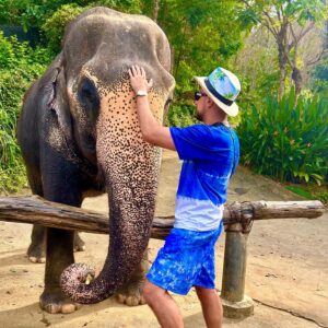 KKevin Instagram - 🐅🐘🌴