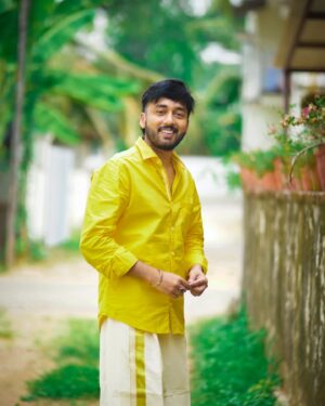 Kaarthik Shankar Instagram - Happy Vishu💛
#vishu #kaarthikshankar #festival