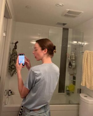 Kacey Rohl Instagram - 🌀💘🫡🌻