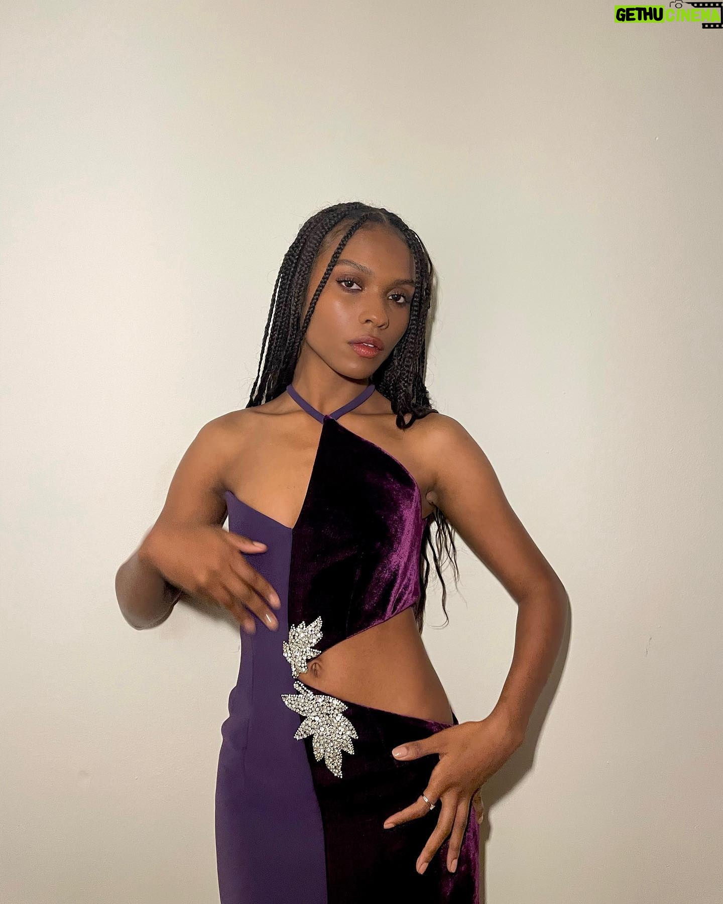 Kaci Walfall - 3 Likes - Renaissance Film Premiere 👽🛸👾🐝
In the presence of MOTHER Beyoncé Giselle Knowles-Carter, one of my life goals complete. I’m deadass!!!! The film captures Beyoncé, her team, and her dancers extraordinary visionary talent and beautiful humanity.
I love you so much @ava thank you for continuing to make my dreams come true and for being such a light in my life. We had funnnn, girls night:)
Much love to @zadriansmith @jaz.gandhi and @azziandosta @stuartweitzman @louboutinworld @grazielagems