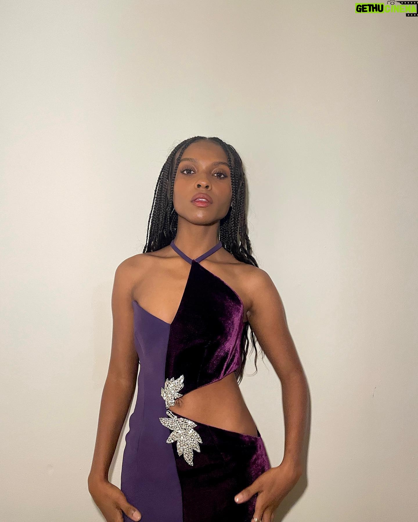 Kaci Walfall - 3 Likes - Renaissance Film Premiere 👽🛸👾🐝
In the presence of MOTHER Beyoncé Giselle Knowles-Carter, one of my life goals complete. I’m deadass!!!! The film captures Beyoncé, her team, and her dancers extraordinary visionary talent and beautiful humanity.
I love you so much @ava thank you for continuing to make my dreams come true and for being such a light in my life. We had funnnn, girls night:)
Much love to @zadriansmith @jaz.gandhi and @azziandosta @stuartweitzman @louboutinworld @grazielagems
