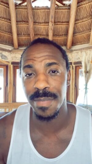 Kadeem Hardison Instagram - THIS! here are some things i knew, before today, about Haiti: 1) she’s not a country of wealth. 2) her people possess an indomitable spirit. 3) her food & music is among my favorites. i’m sad to admit that that’s all. thank you @mehcadbrooks for this lesson! the audacity & greed of man will never cease to amaze me.
i love u all, all we got is us.