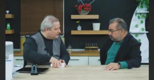 Kadir Çöpdemir Instagram - Sevgili dostum @murat.yildiz.cxo  memleketin teknoloji gurularındandır… Ben de teknoloji cahillerinden… Murat dedi ki “ben you tube da “Akıllı Yaşam” diye bi program yapıcam, akıllı yaşamı anlatıcam, gel birlikte yapalım” sen misin bunu diyen gittim verdim caaanım teknoloji programına geyiği… Bi bakarak olun, güzel muhabbet oldu…