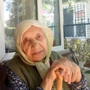 Kadir Çöpdemir Instagram - ANNECİM GÖZÜMÜZÜN ÖNÜNDEN GÖNLÜMÜZÜN İÇİNE İNTİKAL ETTİ… MENZİLİ MÜBAREK, MEKANI CENNET OLSUN…TAZİYEDE BULUNAN, YANIMIZDA OLAN HERKES SAĞOLSUN, ALLAH SİZLERE BEREkETLİ ÖMÜR NASİP ETSİN…