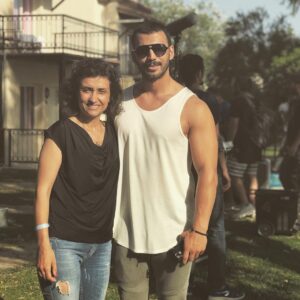 Kadir Polatçı Instagram - Sevgili yönetmenimiz @semra_dundar 🎬😉 #aşkşarkısı #film #romantikkomedi @handekaptan @sadicece @pelinorhunerofficial