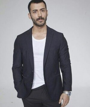 Kadir Polatçı Instagram - Kısa saç mııı ? Uzun saç mıı? Spor muu? Clasic spor muu? Gülücüklü müü? Gülücüksüz müü? 😁😁 #sorucevap 😉