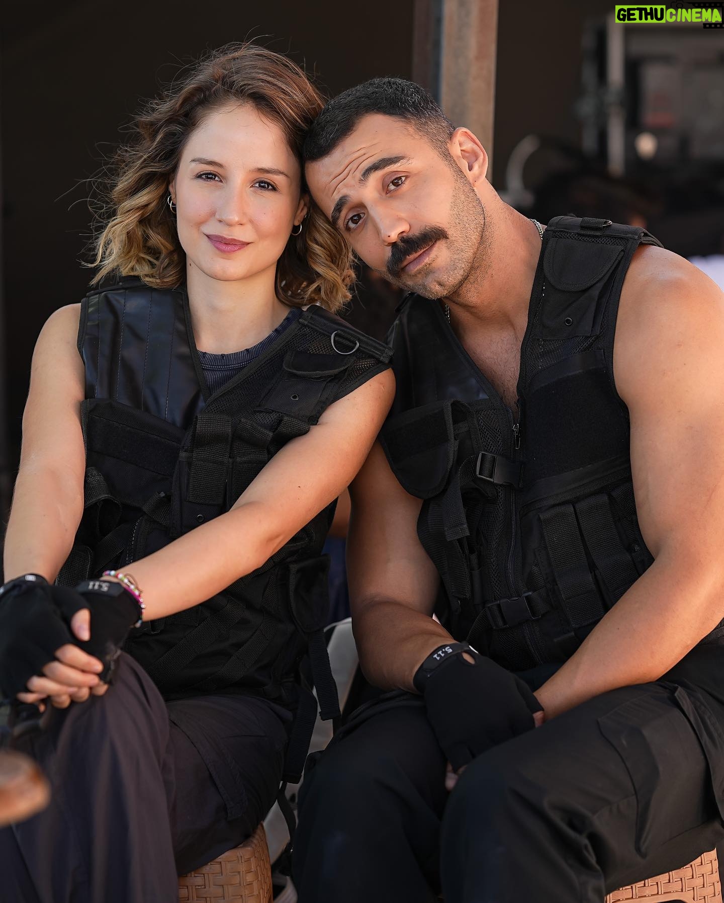 Kadir Polatçı - 34.3K Likes - @ruhunduymaztv Final bölümüyle yarın akşam saat 22:30’da @foxturkiye de . Bu yolculukta emeği geçen herkese teşekkür ederim. Hepinizi ayrı ayrı çok seviyorum iyiki vardınız iyiki varsınız.. Sizlerle çalışmak çok güzel ve çok eğlenceliydi. Başka yerde ve başka zamanda tekrar görüşmek dileğiyle sağlıcakla kalın🌹🙏🏻