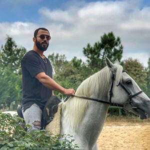 Kadir Polatçı Instagram - Bilesin ki atın iyisine doru, yiğidin iyisine deli derler.⚔️