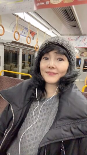 Kaho Minami Instagram - MerryChristmas🎄
昨夜遅くに奈良に到着。
クリスマスライブは今夜24日17時からです。
#piazzahotel 
#centolive
@piazzahotelnara 

#ニコチャンズ
関西での初ライブです‼️
当日券もございますので、是非お越し下さいね😊

皆さま温かで素敵なクリスマスをお過ごし下さいね❤️

今夜は盛り上がるぞ😊😊😊

チケットはCNプレイガイドにて
https://www.cnplayguide.com/evt/evtdtl.aspx?ecd=CNK62652
またはライブ会場で‼️

#クリスマスライブ
#バンド
#奈良
#クリスマス
#ライブ
#南果歩
#kahominami
#미나미카호
#japaneseactor