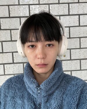 Kaho Seto Instagram - ヘッドホンは寒さから耳を守れていいですね