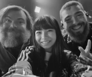 Kai Cech Instagram - Has it really been a year since I wrapped on Dear Santa?! 🤯 Pretty sure I’ve never cried so hard. Miss you all and can’t wait till we get to reunite! 🫶