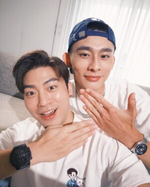 Kai Hsu Instagram - 好久不見～頭
沒想到嘉義待久了
變黑頭了🤣🤣
難得膚色比我黑欸
應該要找 @nat.chen_10 比看看
時間咻一下就過了啦～
還有兩個多月 ⛽️