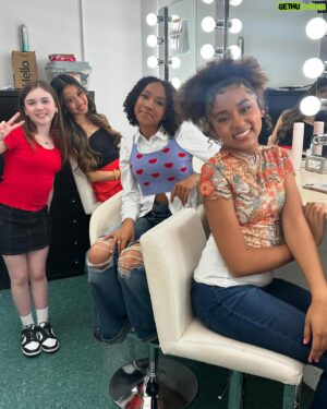 Kaido Lee Roberts Instagram - core memories ☀️🎬🎥
@brat 
#kiarrabeasley #beasley #kiarra #brattv #bratpack #onset #onscreen #lightscameraaction #fro #moviemagic #bighairdontcare #blackgirlsmagic #curlyhair #mixed #summer #endofschool
