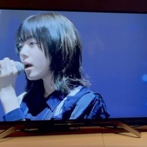 Kairi Yagi Instagram - 魔法科の映像に囲まれてRipe Aster 歌わせて頂きましたっ🎥YouTube是非見てください！

少し前だから髪が短いね