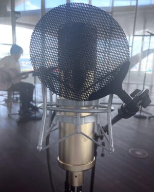 Kairi Yagi Instagram - With ensemble 出演させて頂きました
本日22:00公開です
" お茶でも飲んで "を歌いました。
お2人の演奏が心地よくて贅沢な時間でした
絶対見て下さいっっっ