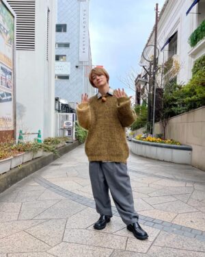Kaito Sakurai Instagram - ブランチ衣装👔

【スタジオ】

t-shirt、pants:@remer_official
  @sian.pr

【トレンド部】
shirt:@wizzard_fac

pants:gourmet jeans
　　　@yuk_skool