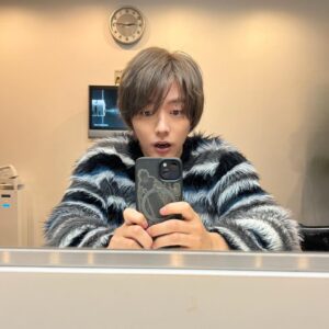 Kaito Sakurai Instagram - 次の作品の為に髪染めました🧑

高校生ぶりに明るくしたのです。
続報をお待ちくださいませ💪