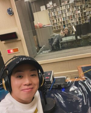 Kaki Sham Instagram - 其實我知道我有時真係好煩，好多嘢講，但我真係好鍾意同人分享同人傾偈，所以好多謝阿正你搵我一齊玩，比我呢個煩膠試吓做DJ，希望呢兩個星期無煩到大家🙏🏼

#badgirl佬 #最後一晚客席主持