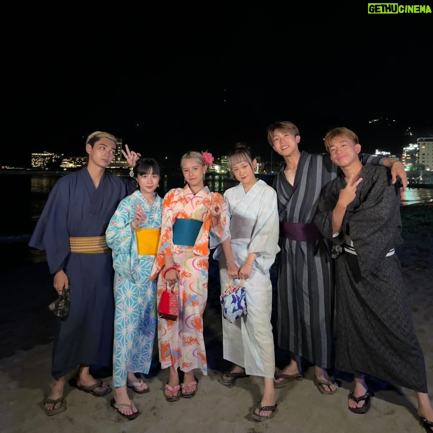 Kaki Sham - 9.8K Likes - 感恩遇上馬友,多謝你哋陪我一起經歷一起成長
即使節目完結,我們的感情都不會完結❤️《馬友旅遊部》台前幕後嘅大家