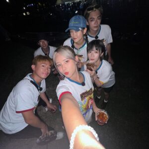 Kaki Sham Instagram - 感恩遇上馬友，多謝你哋陪我一起經歷一起成長
即使節目完結，我們的感情都不會完結❤️《馬友旅遊部》台前幕後嘅大家