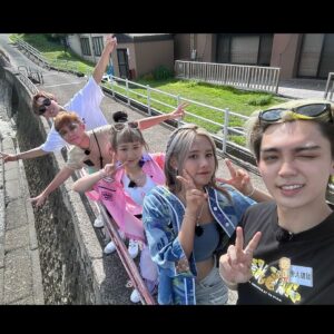Kaki Sham Instagram - 感恩遇上馬友，多謝你哋陪我一起經歷一起成長
即使節目完結，我們的感情都不會完結❤️《馬友旅遊部》台前幕後嘅大家