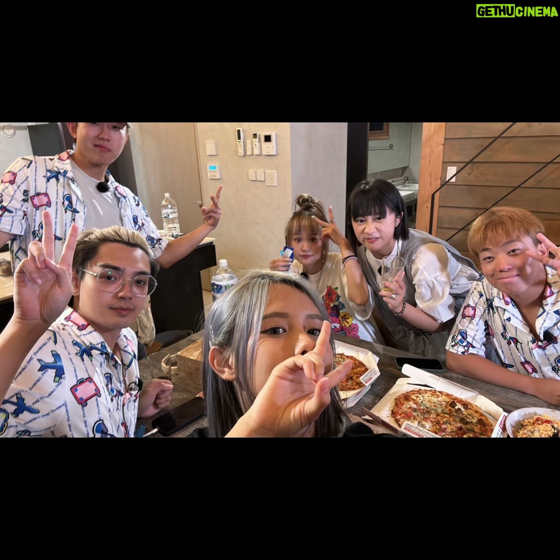 Kaki Sham - 9.8K Likes - 感恩遇上馬友,多謝你哋陪我一起經歷一起成長
即使節目完結,我們的感情都不會完結❤️《馬友旅遊部》台前幕後嘅大家