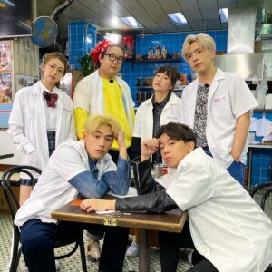 Kaki Sham Instagram - 呢班人如果真係做茶餐廳，我相信應該好快就被人炒🤣

#膠戰